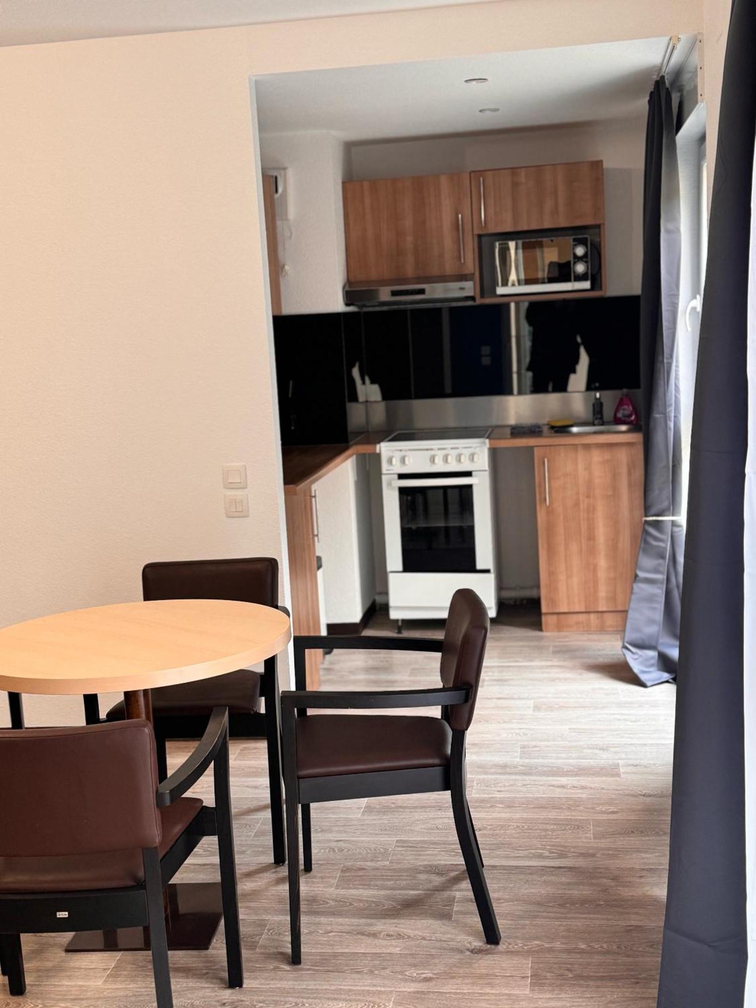 Kosy Appart'Hotel 7Eme Art Saint-Avold Exterior foto