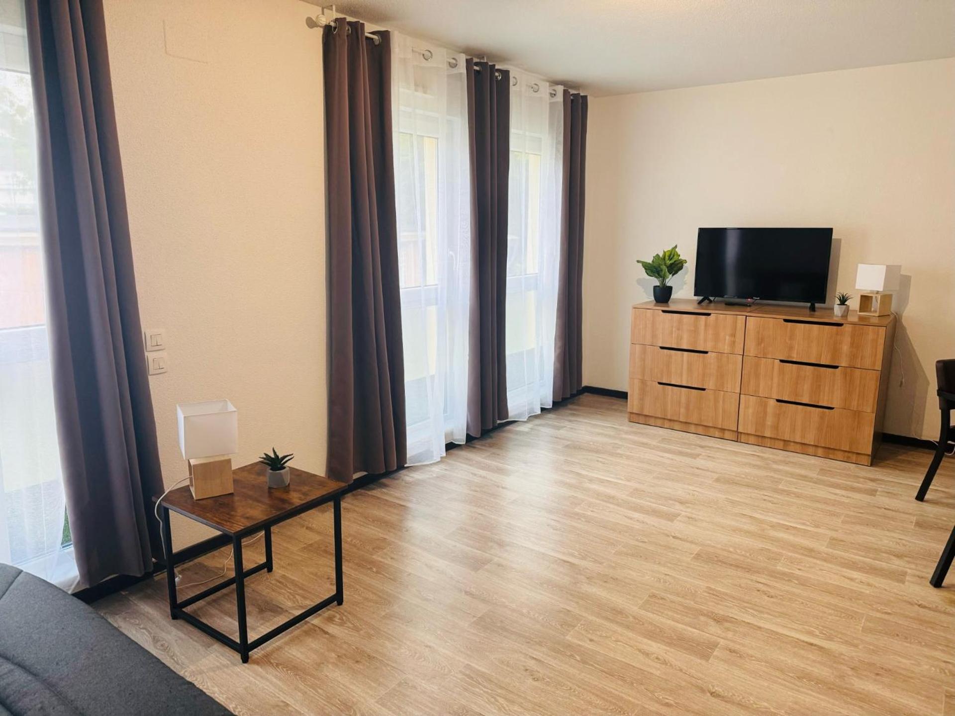 Kosy Appart'Hotel 7Eme Art Saint-Avold Exterior foto